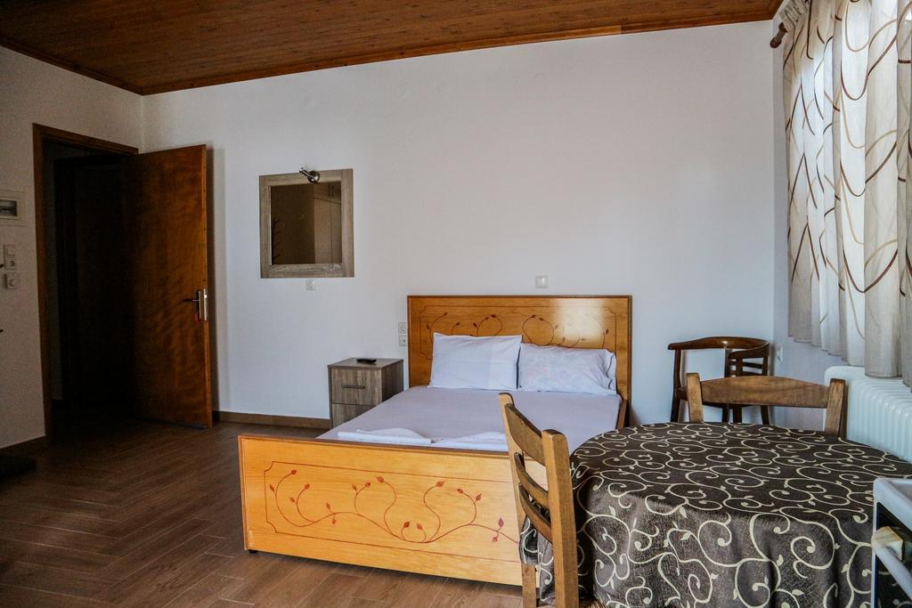 Hotel Elatofilito Athamanio ภายนอก รูปภาพ