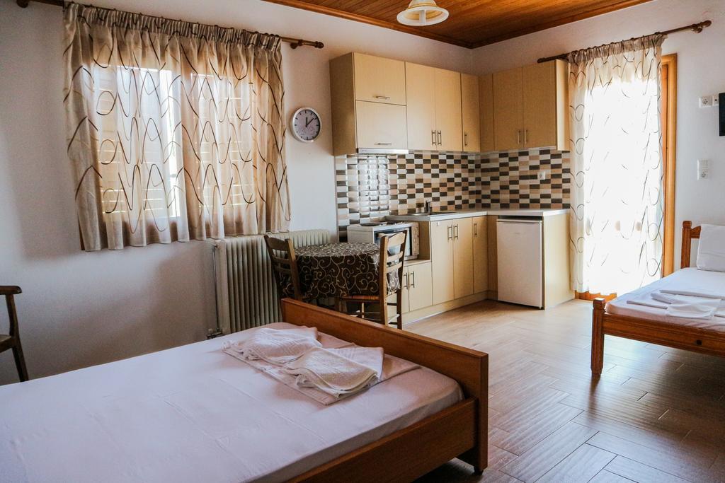Hotel Elatofilito Athamanio ภายนอก รูปภาพ