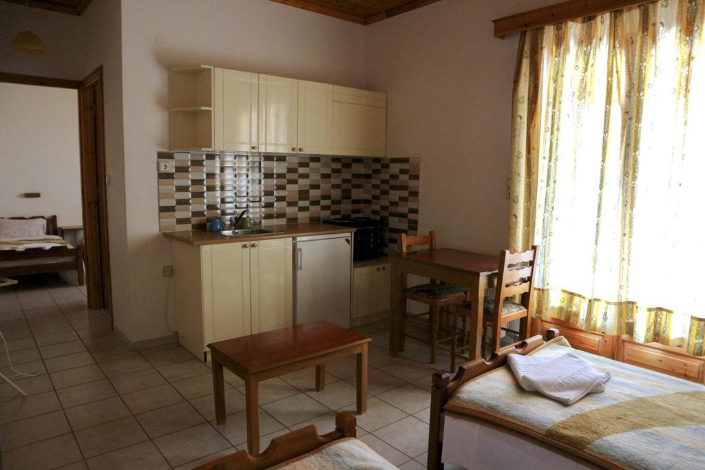 Hotel Elatofilito Athamanio ภายนอก รูปภาพ
