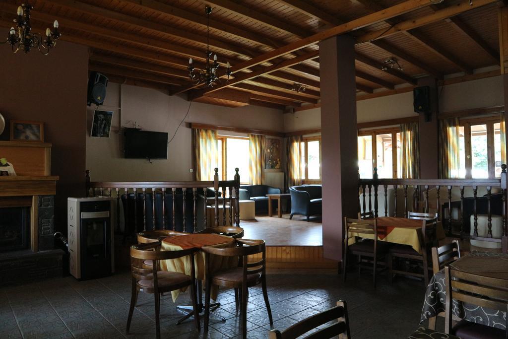 Hotel Elatofilito Athamanio ภายนอก รูปภาพ